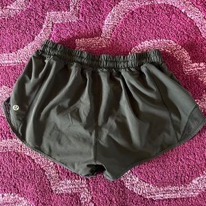Lululemon hotty hot shorts 2.5 black